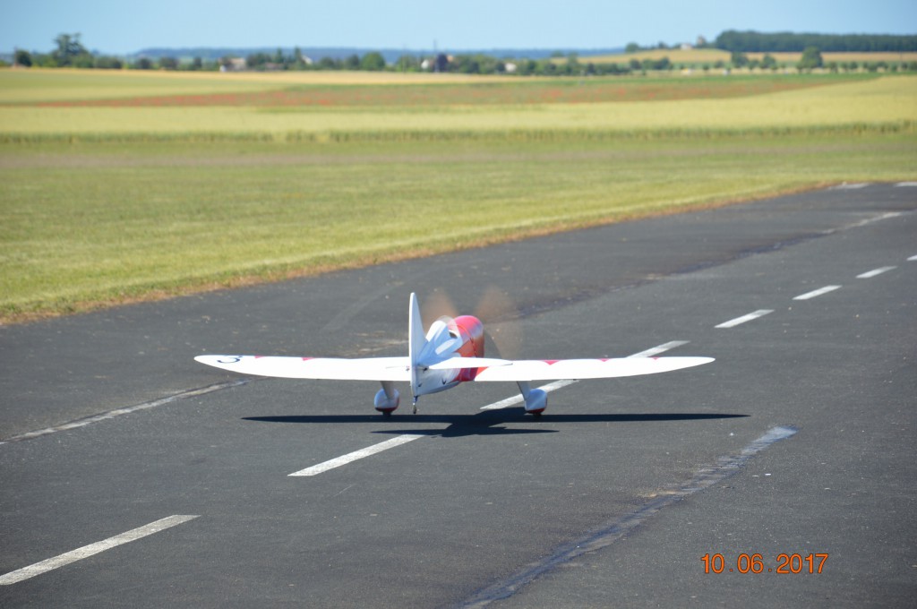 prise de vitesse du Gee Bee de Rousseau