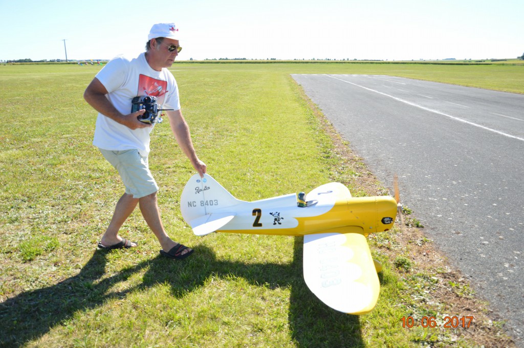 Patrick et son Gee Bee 