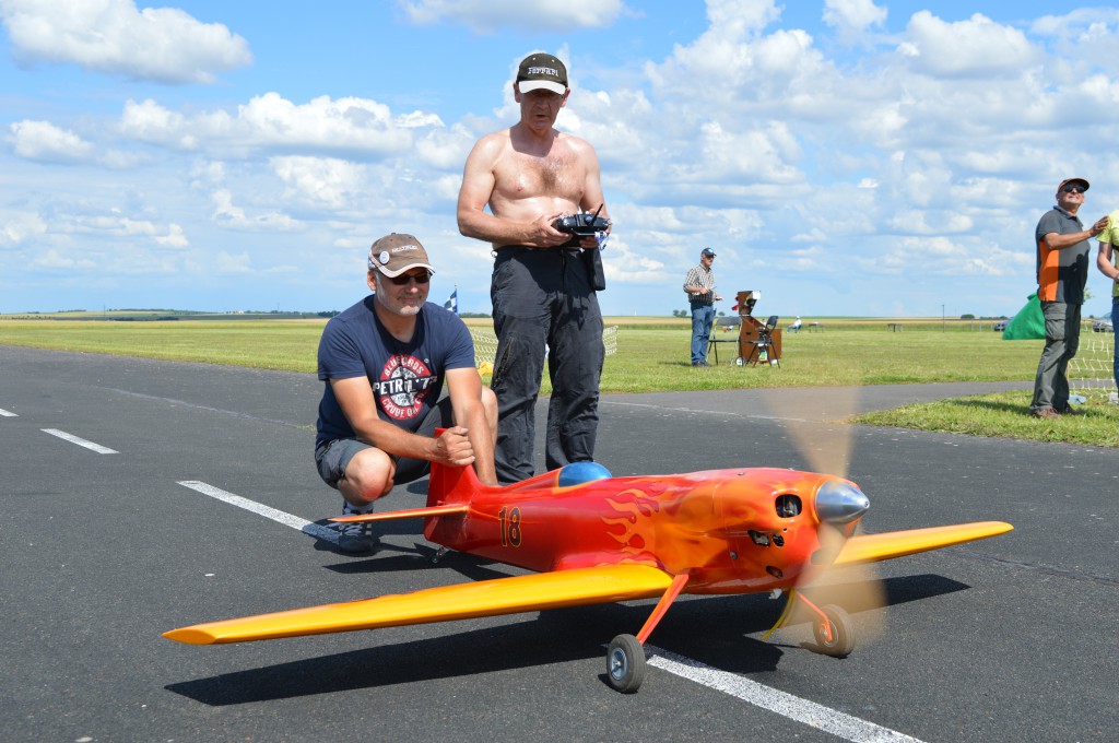 Y' a le feux dans l'..moteur  Pour le Little de Franky