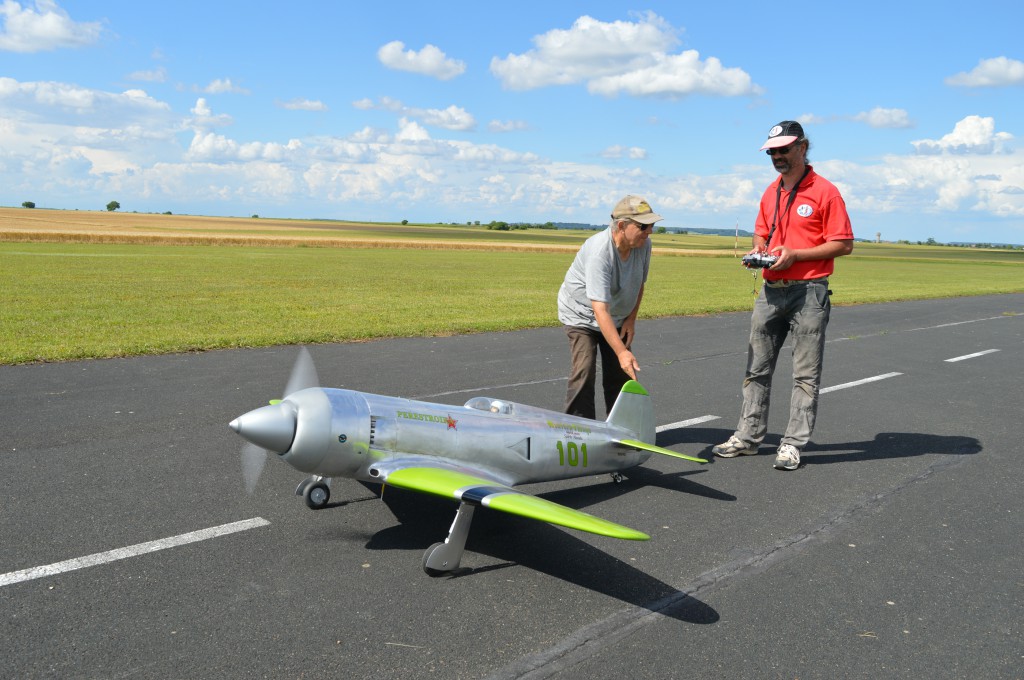 ce Yak 11 n'a volé  en course que le Samedi
