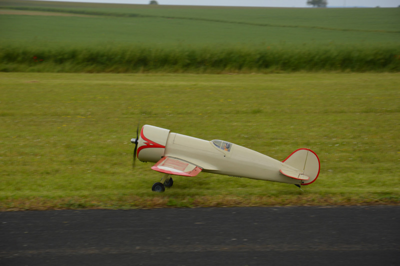 Posé pour ce Wedell Williams ( Kit Ready to fly )