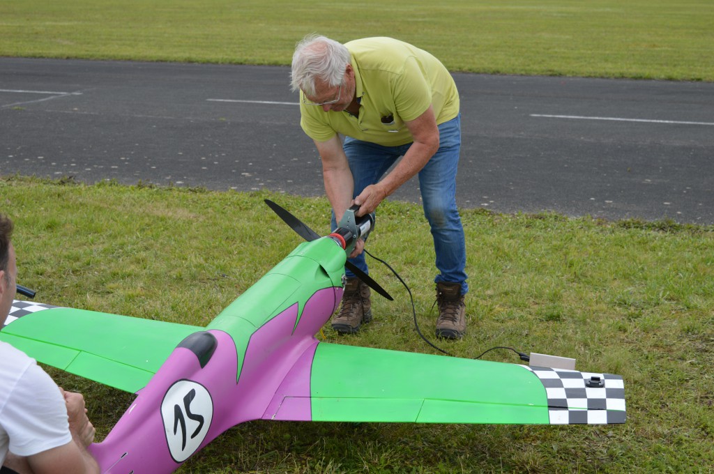 les cones facilite l'usage du Démarreur qui est  toujours présent  lors des courses