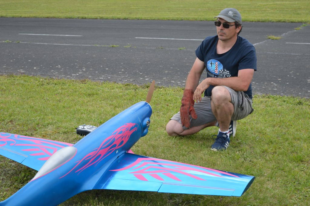 Quant à Vincent ....il a éclaté son  beau cone carbone en vol