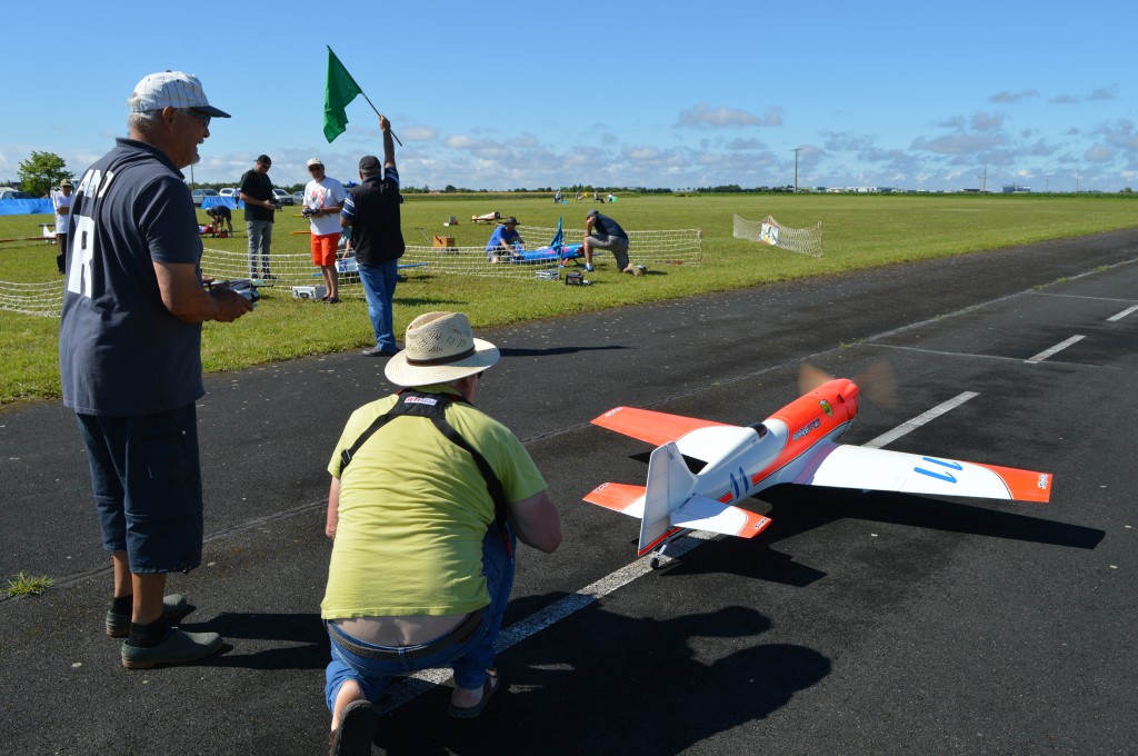 Unlimited .. top Décollage du New Little de Serge