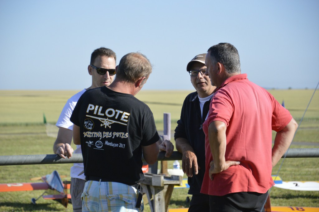 grandes discutions  entre pots