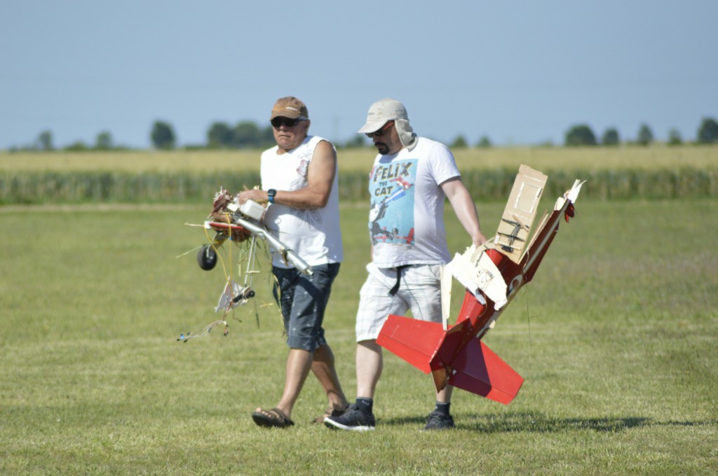 Totalement Détruit - Les restes du  cosmic de Pierre Yves Brault