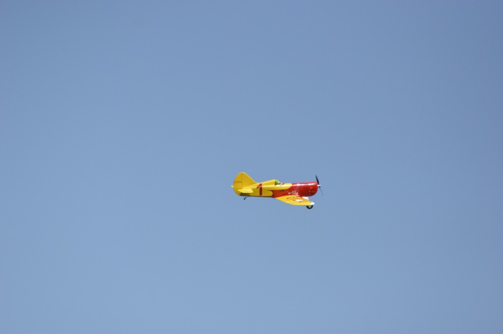 N°1 Jean Kurtzemann et son Gee Bee Jaune et rouge