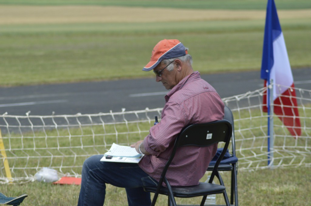 Claude Leger  - Pensif mais efficace l'ami 