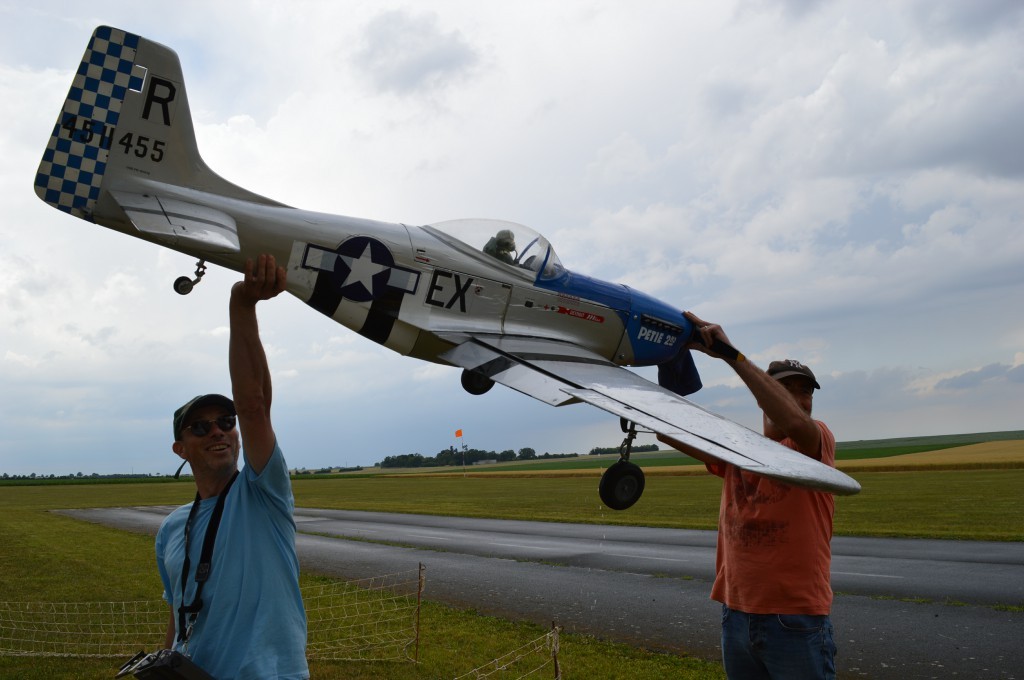 Série Unlimited pour le warbird  P51  de Pierre Yves Brault