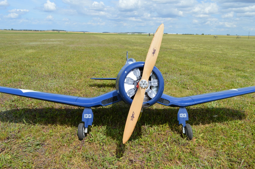 Grande Hélice pour le F4U de Pascal Rousseau 