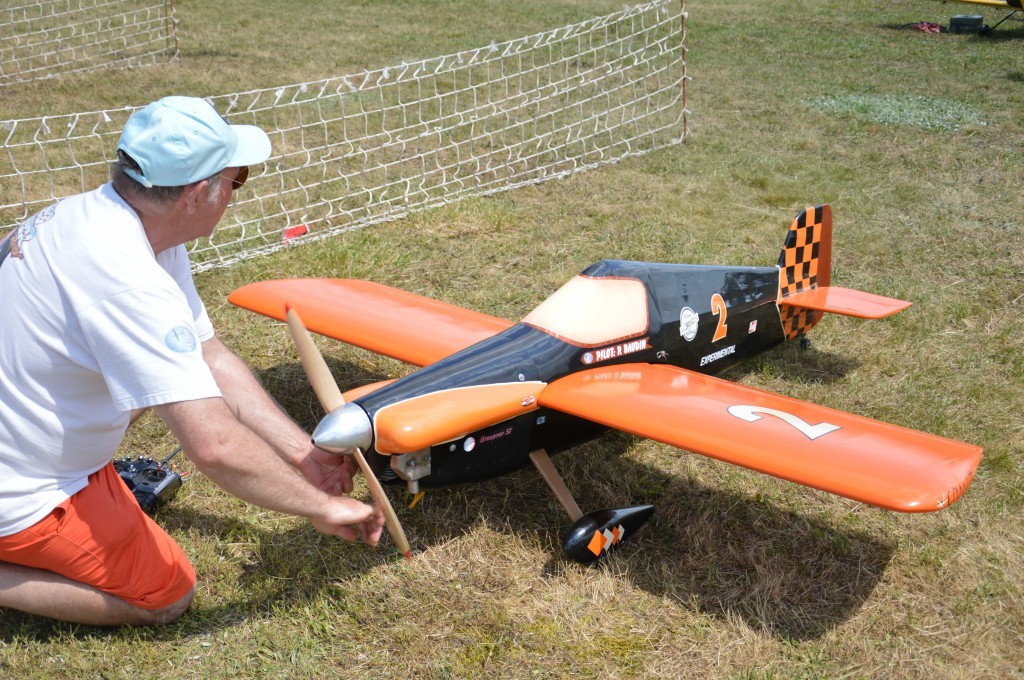 Dans le box de démarrage ...le cassutt de Patrick Baudin