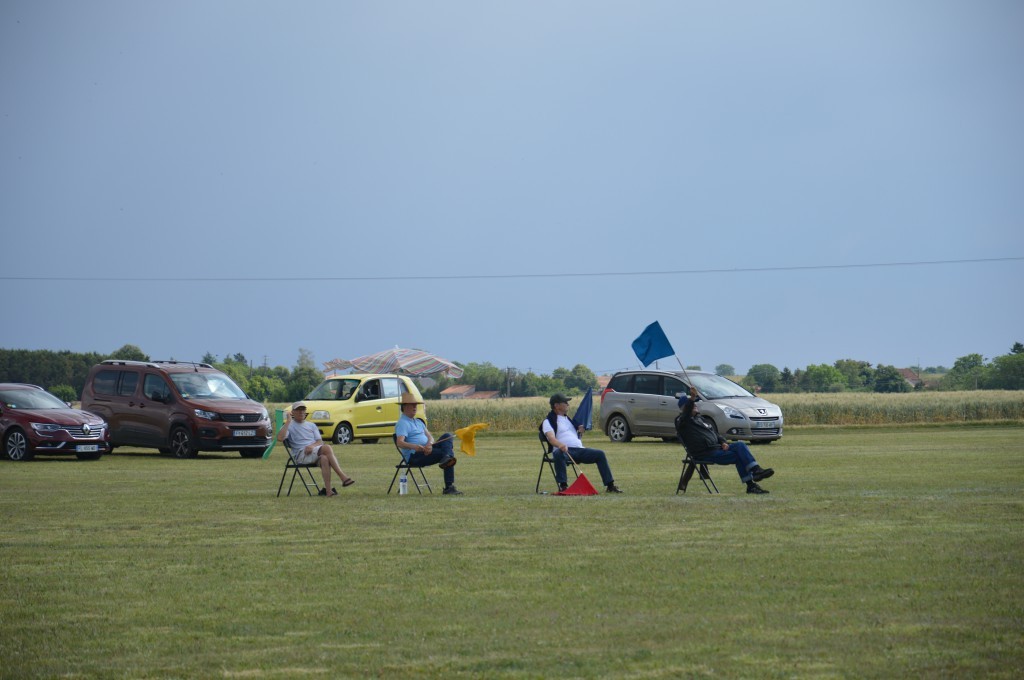 Nos juges au pylone de gauche