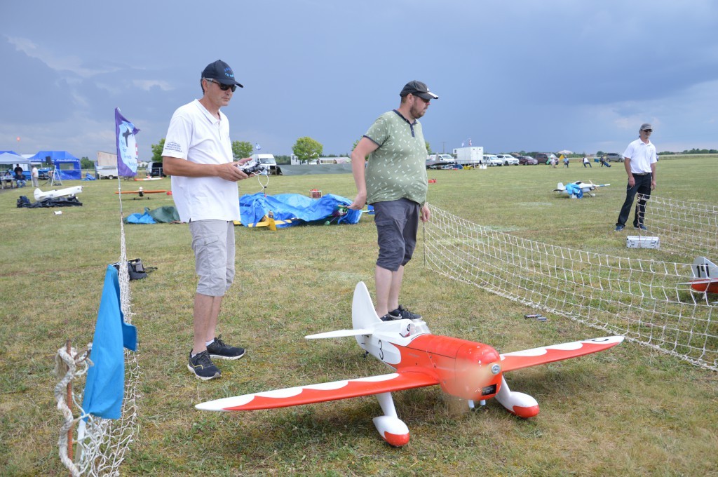 Fabrice attend le Top départ  du chef de piste