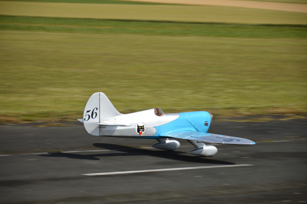  Le Gee Bee  de Vincent , 2,30m d'envergure