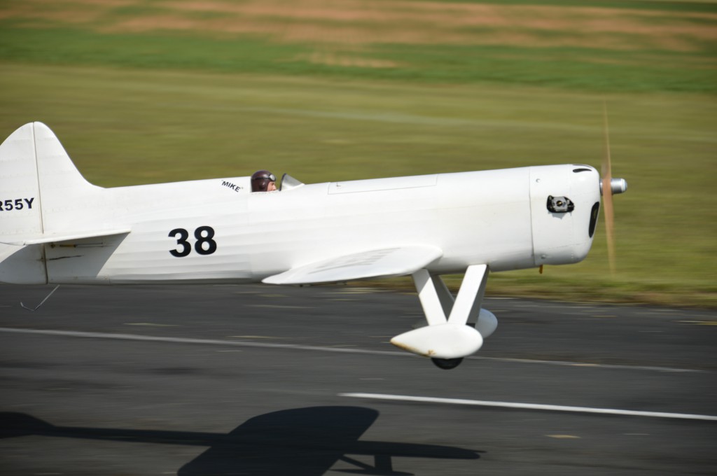 Superbe allure ce Howard  au fuselage Bois de David  Adam Cuvillier