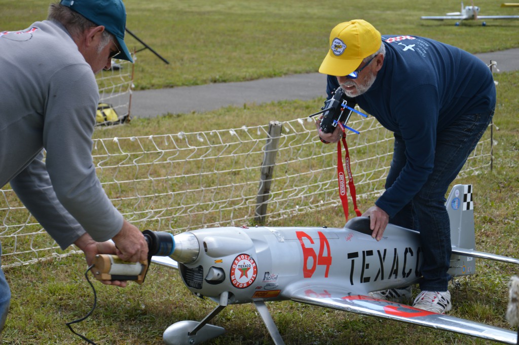 Pour la plupart démarrage moteur  au démarreur  électrique