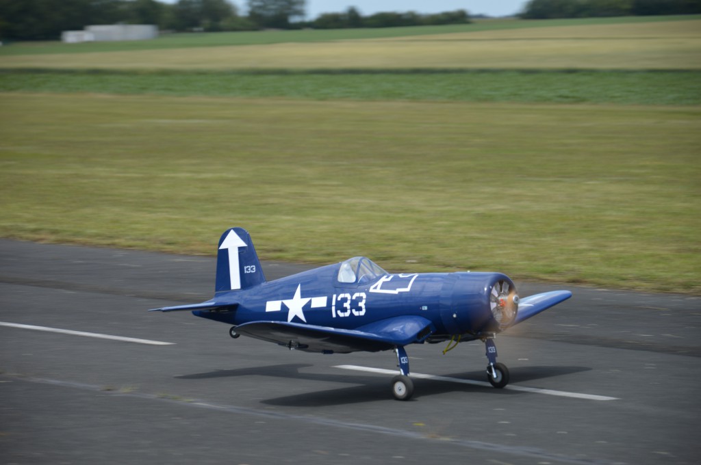 Décollage du F4U Corsair de Rousseau 