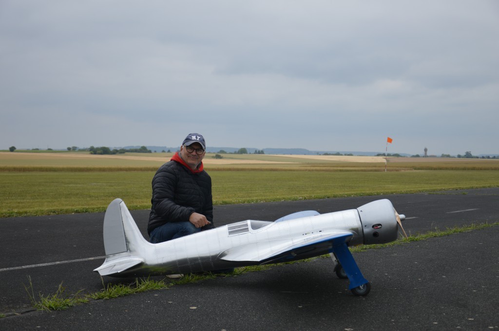 Magnifique avion de courses