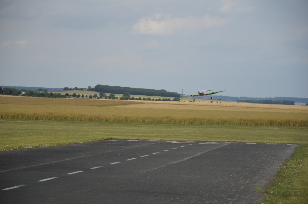 Le Yak arrive en piste