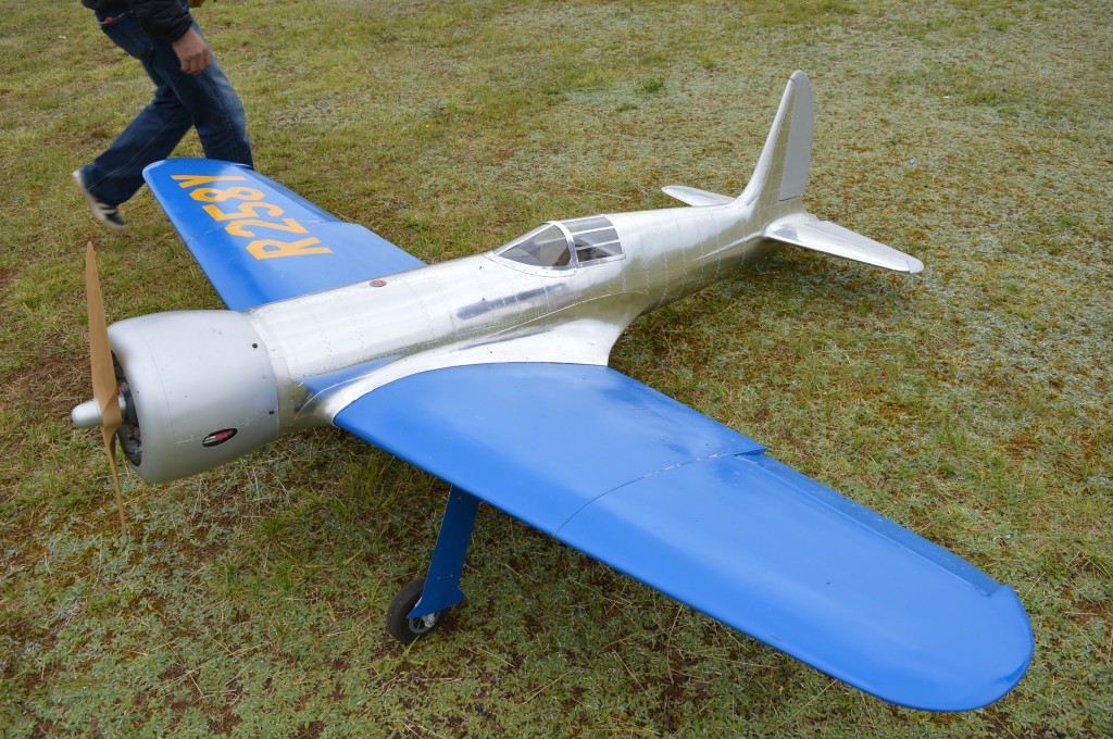 Bel oiseau cette réplique du Hughes H1