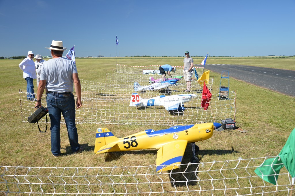 Allez les gars , il manque des Coatchs pour les pilotes