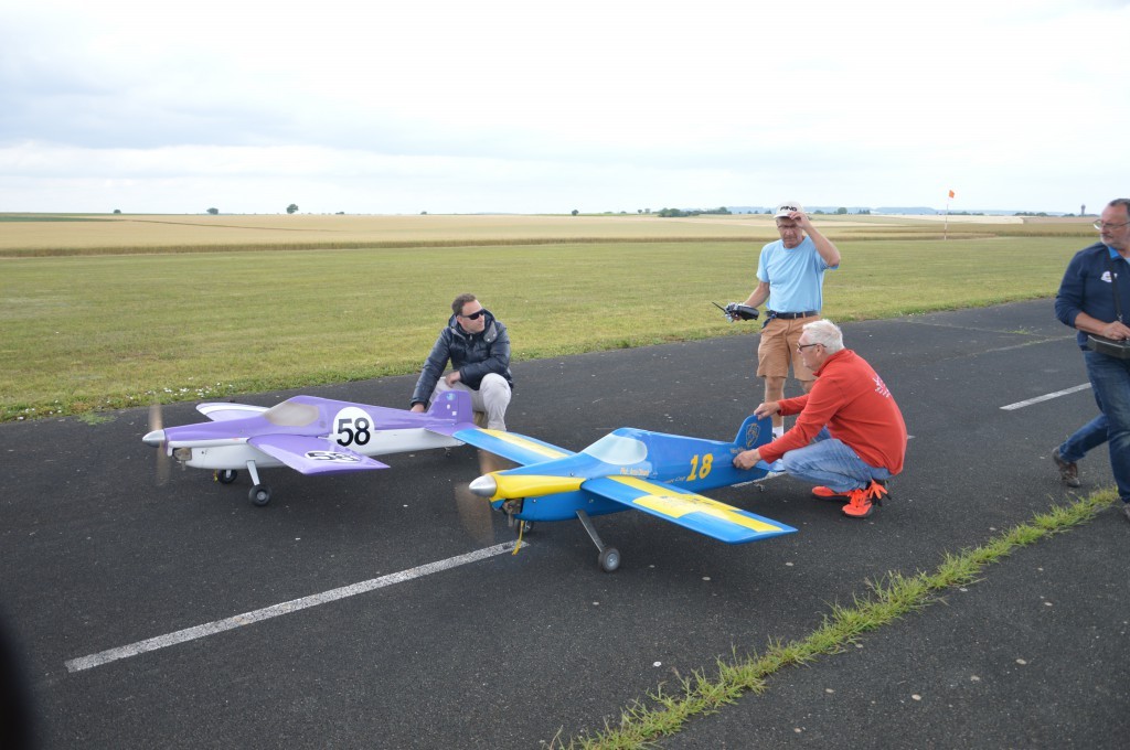 Les Mécanos  D; Adan cuvillier / JJ. Ovrel