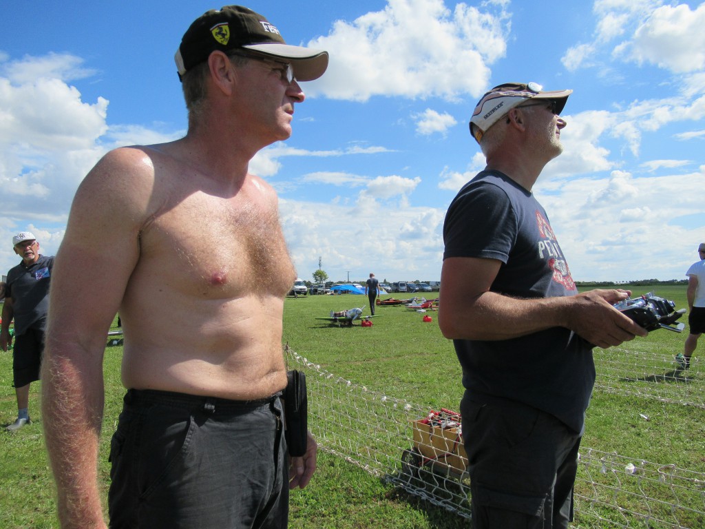 Franck et Laurent..  radio en main
