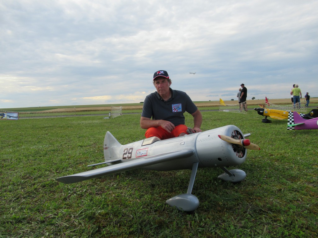 Patrick pose devant son Laird Turner  perso